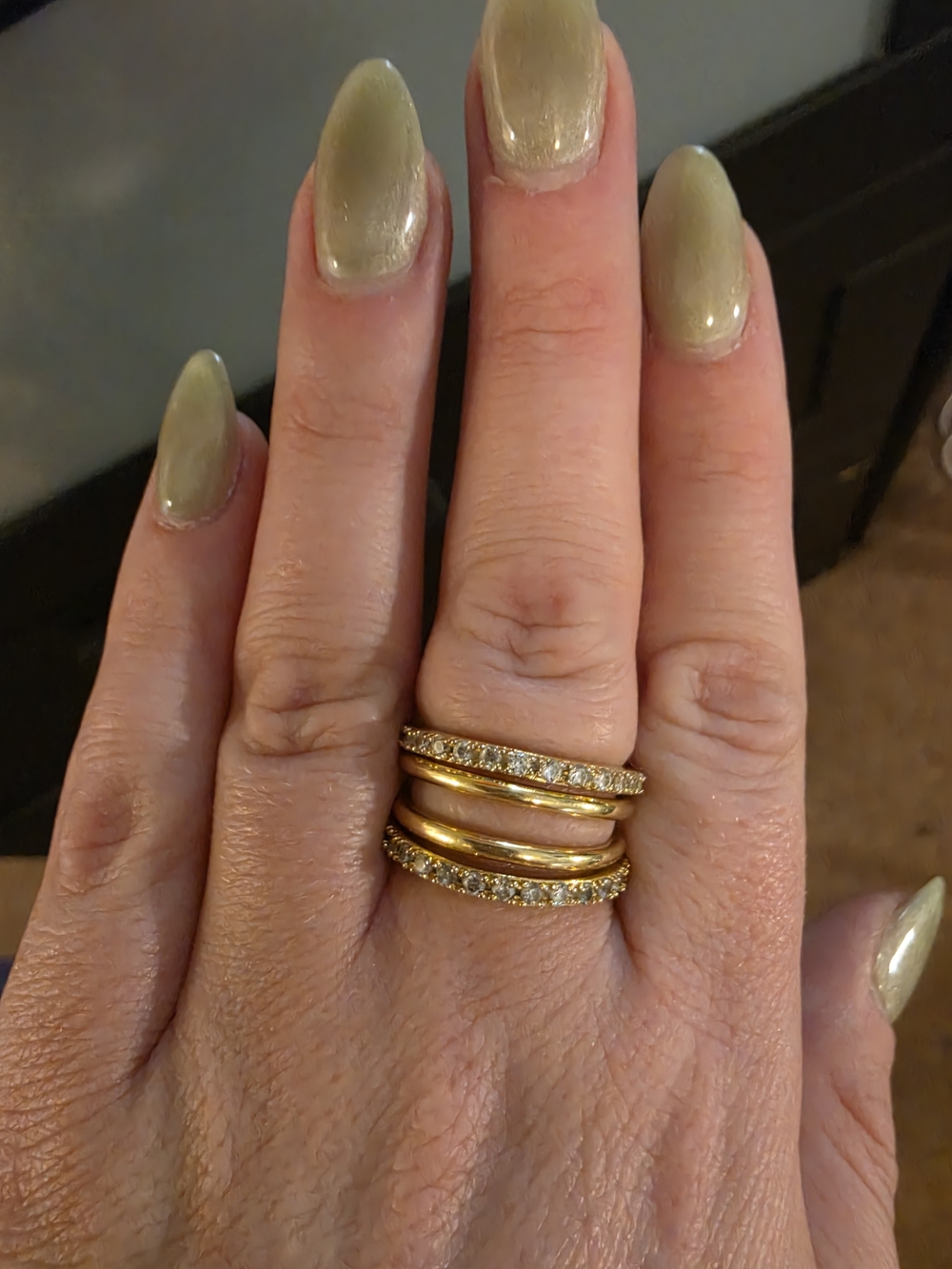 KENDRA SCOTT LIVY RING SET SZ 8